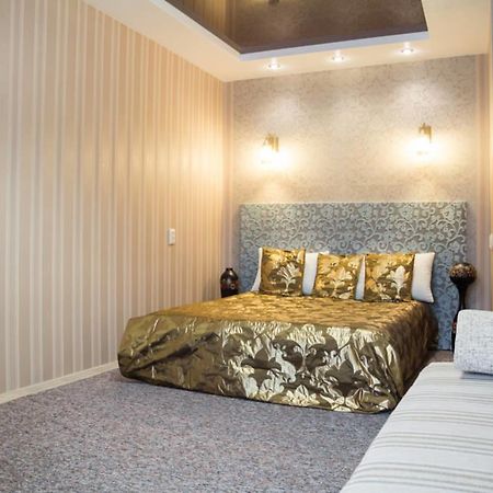 Apartment Lux Near Most-City Dnipro Esterno foto