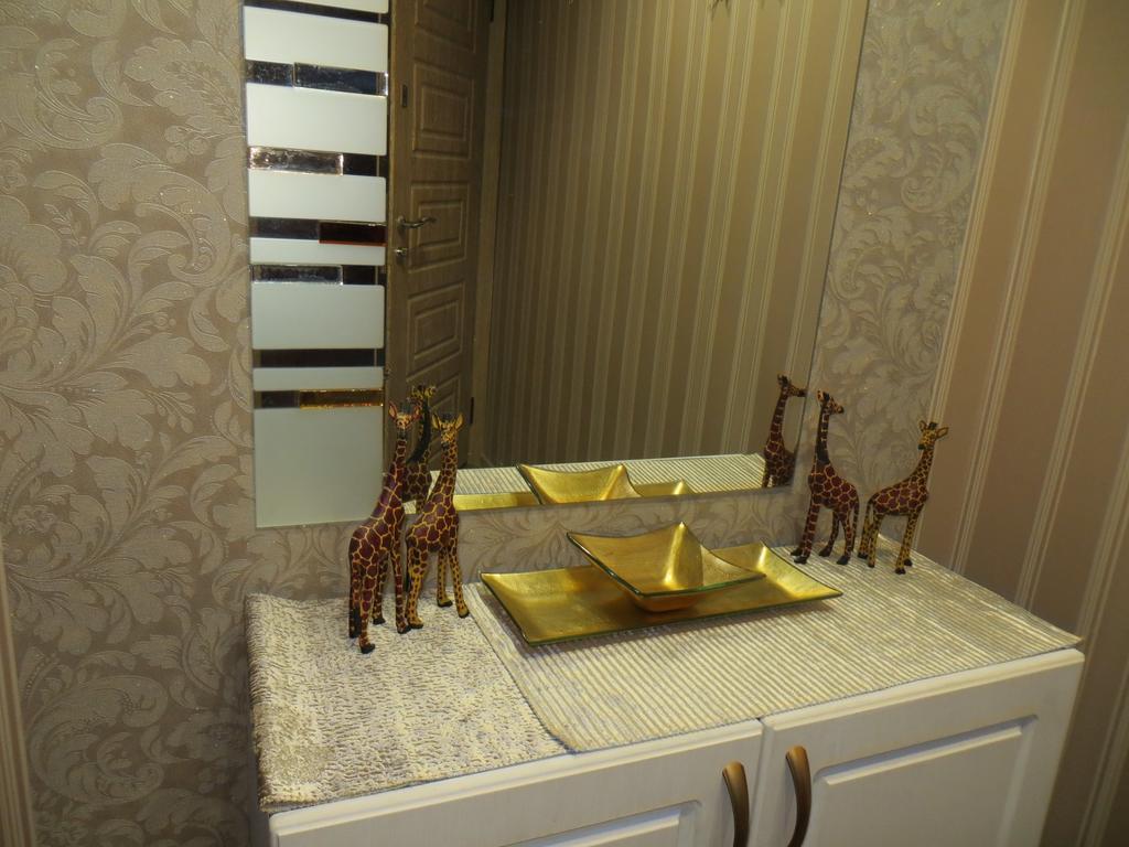 Apartment Lux Near Most-City Dnipro Esterno foto